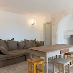 Trullo Il Pupineto . Cisternino