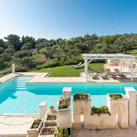 Trullo Il Pupineto . 奇斯泰尼诺