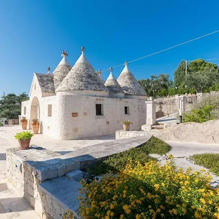 Trullo Il Pupineto . * 奇斯泰尼诺