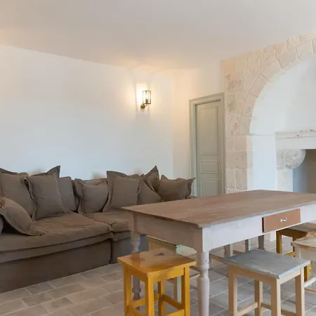 Trullo Il Pupineto . 奇斯泰尼诺