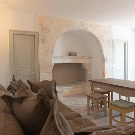 Trullo Il Pupineto . * 奇斯泰尼诺